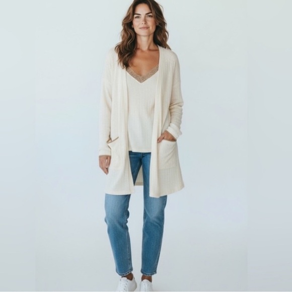 NWT Blu Pepper Two-Piece Cardigan and Jogger Lounge Set Cream — Size Medium - Picture 3 of 13
